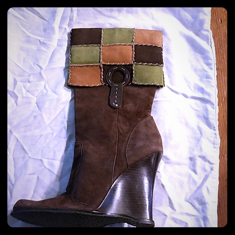 Never worn suede boots